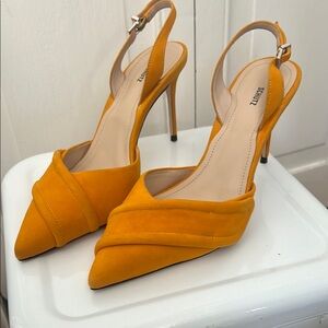 SCHUTZ Yellow Heels with Pleated Detail
